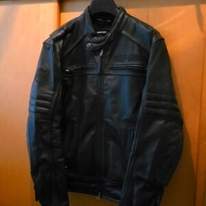 Harley Davidson mens medium leather jacket.